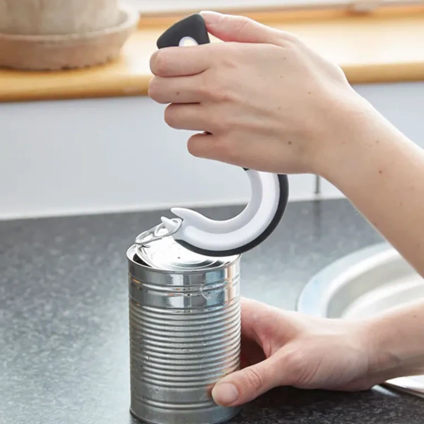 Hook-shaped Universal Can Opener